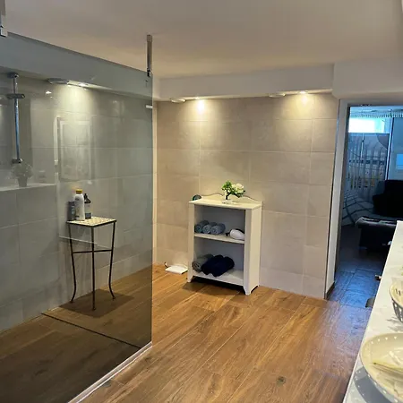 Schoene Souterrain In Mit Sauna! Apartment *